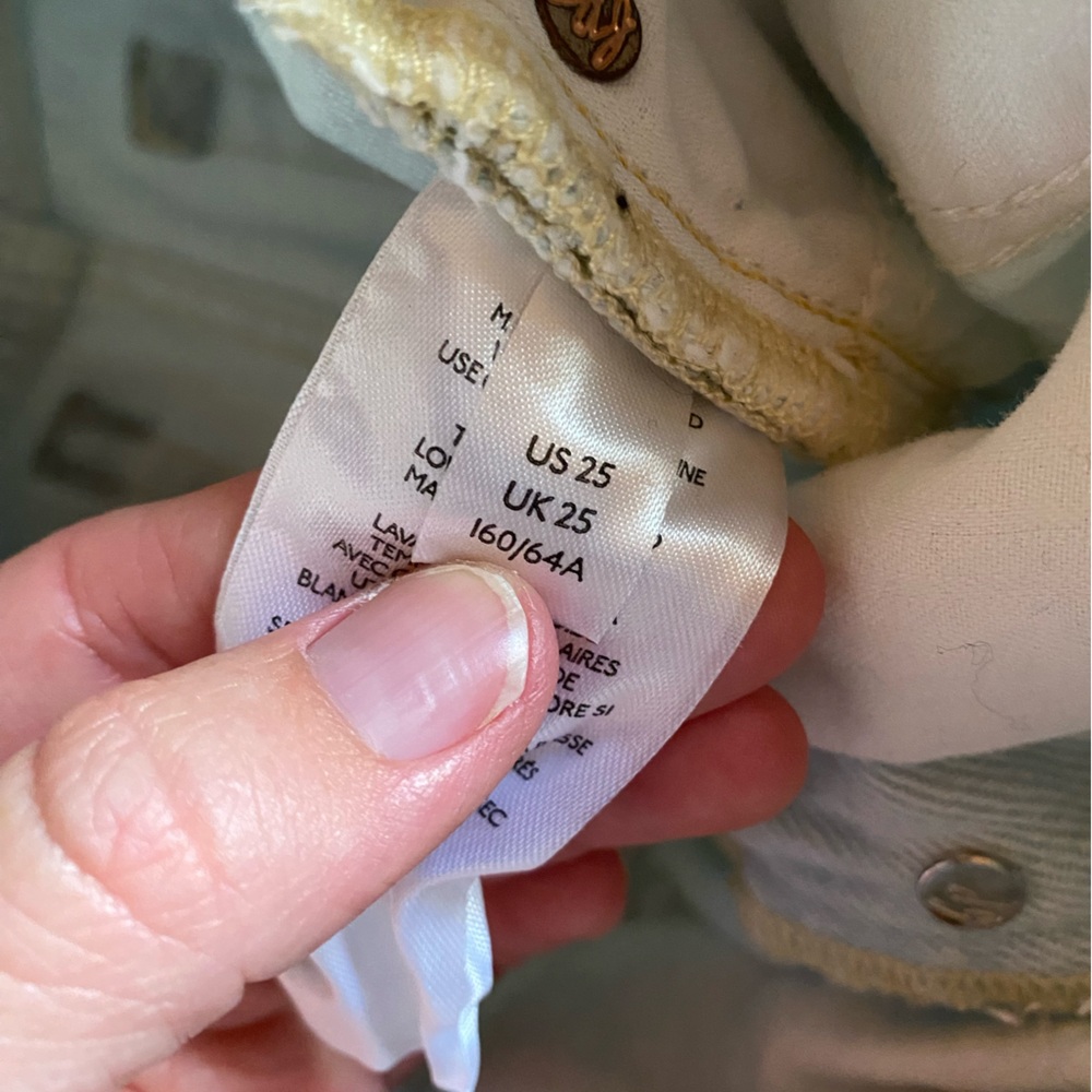 Size 25 We the Free Brand Distressed Jeans - Picture 7 of 9